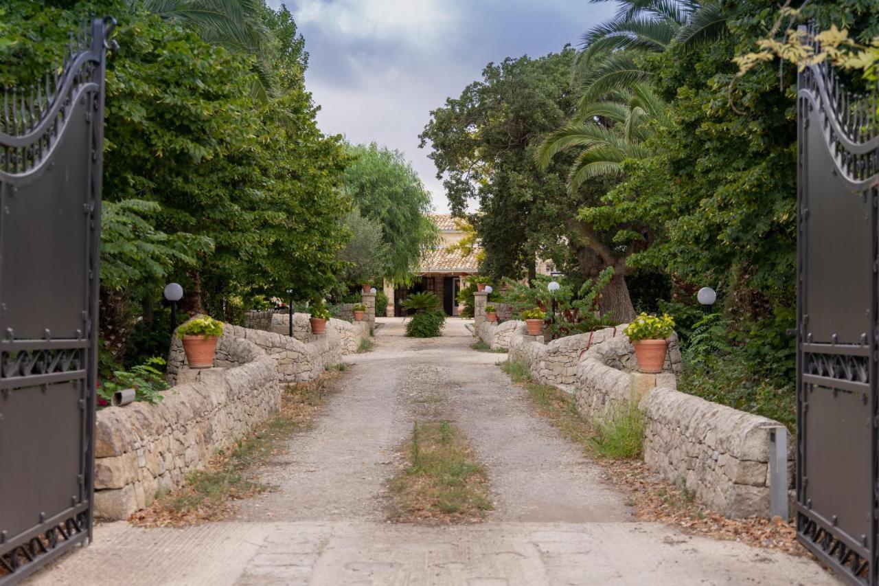 Casale Della Contea Hostal Módica Exterior foto
